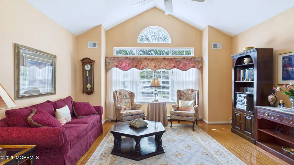 2 Daniell Court Manchester, NJ 08759
