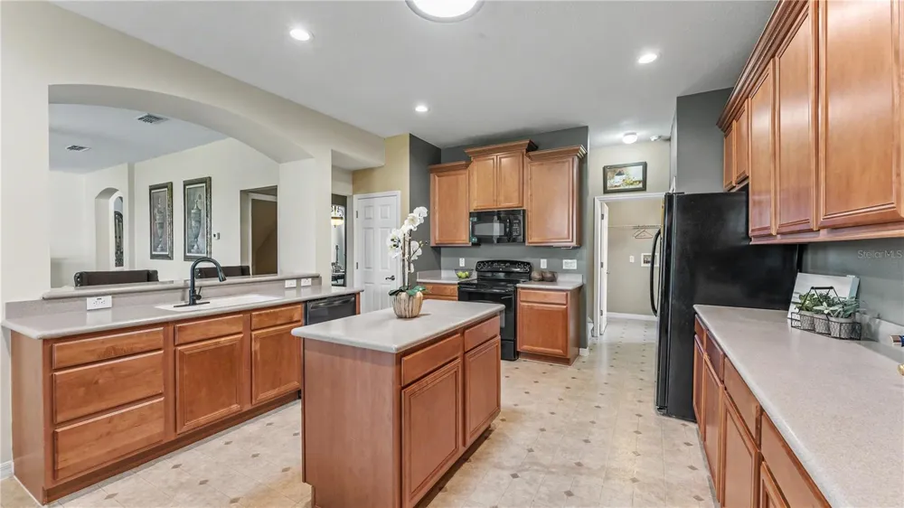 279 BROOKSHIRE DRIVE Lake Wales, FL 33898