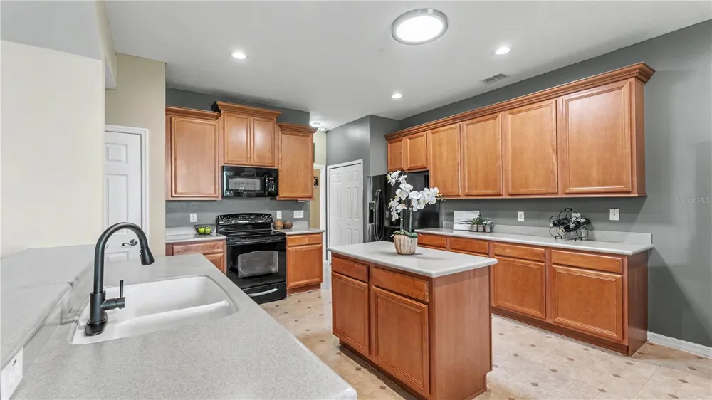 279 BROOKSHIRE DRIVE Lake Wales, FL 33898