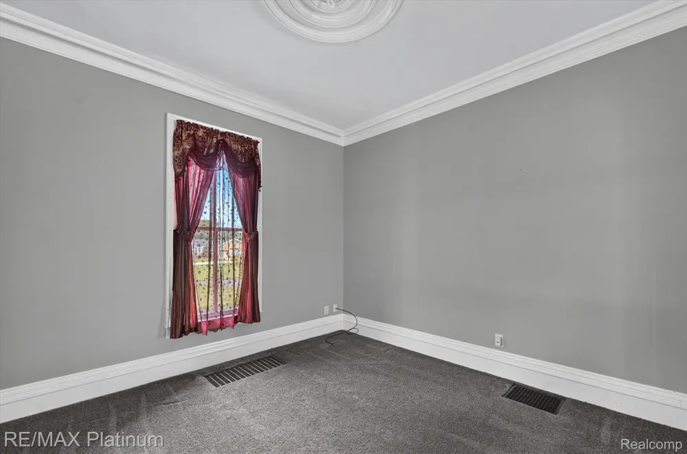 8045 Chilson Road Hamburg Township, MI 48169
