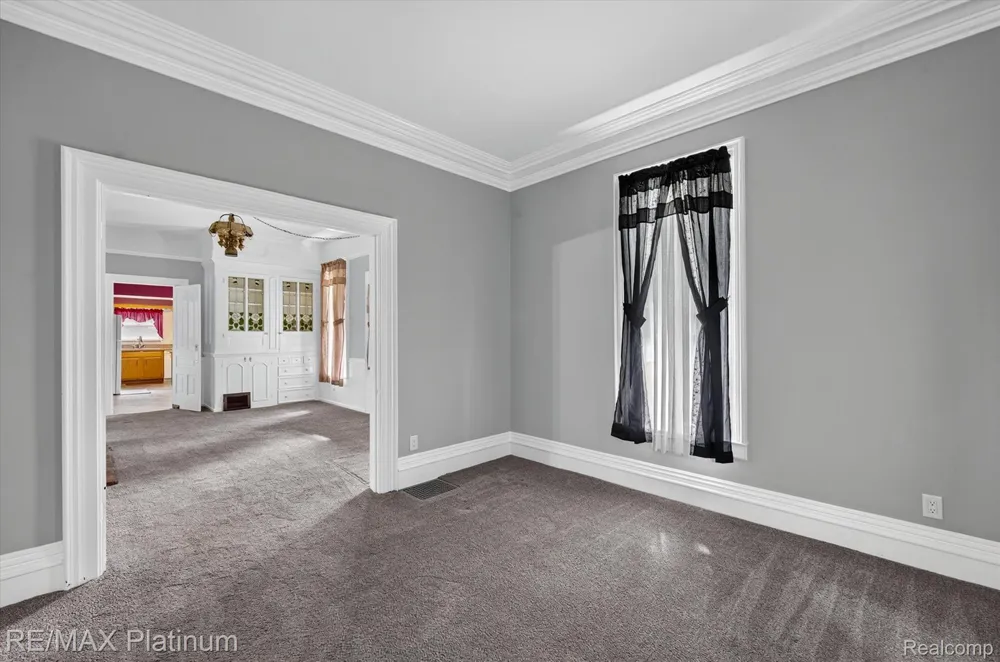 8045 Chilson Road Hamburg Township, MI 48169