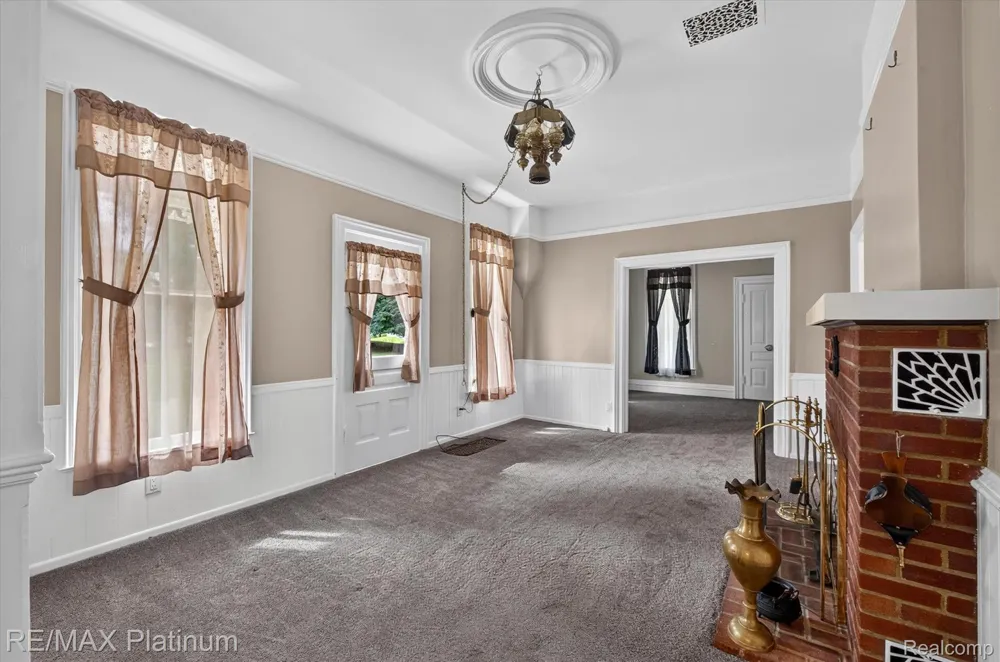 8045 Chilson Road Hamburg Township, MI 48169