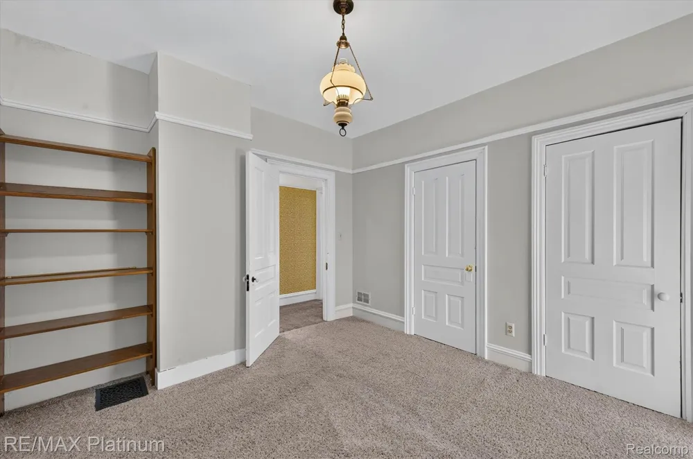 8045 Chilson Road Hamburg Township, MI 48169