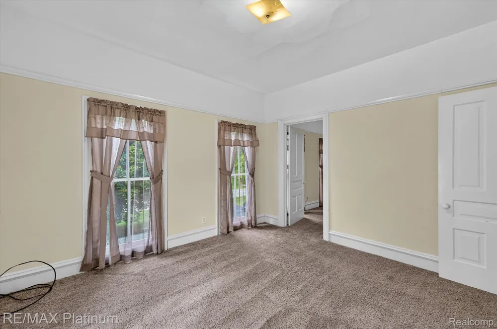 8045 Chilson Road Hamburg Township, MI 48169