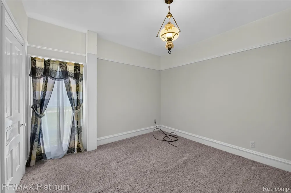 8045 Chilson Road Hamburg Township, MI 48169