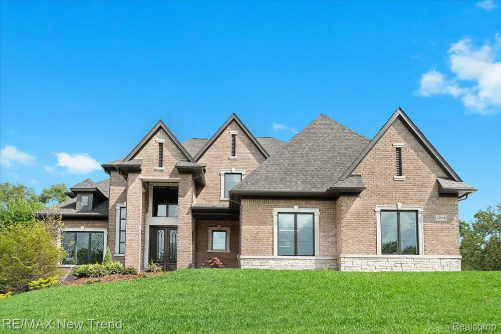 28834 Wintergreen Farmington Hills City, MI 48331