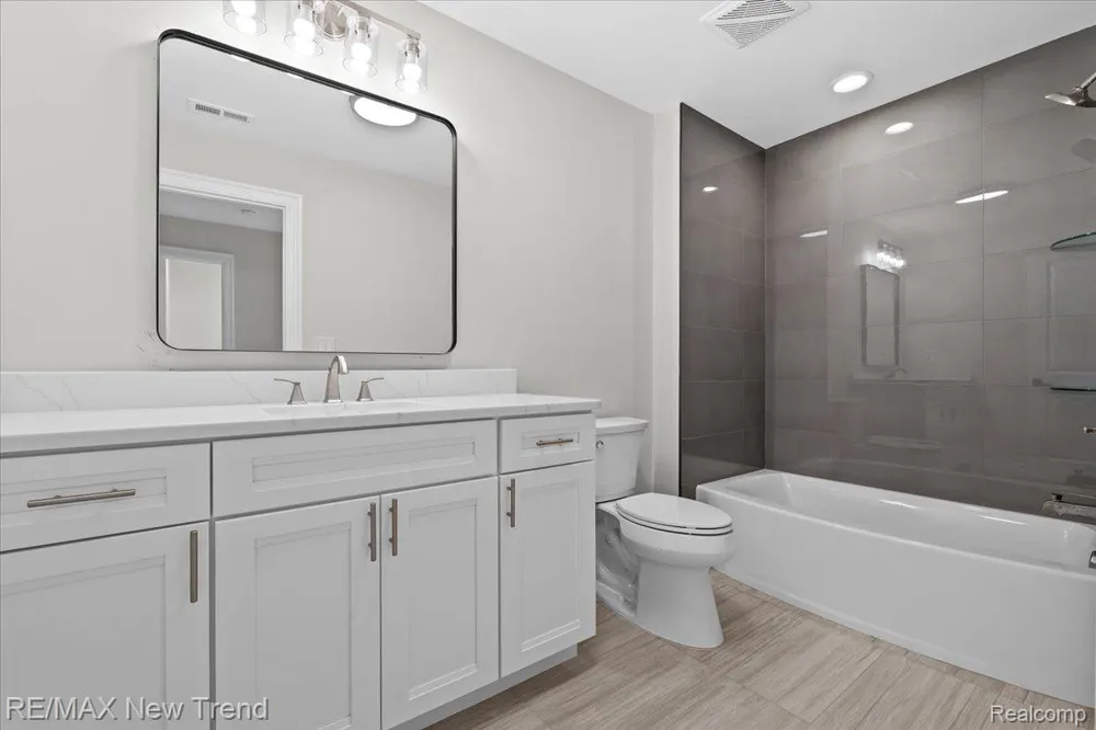 28834 Wintergreen Farmington Hills City, MI 48331