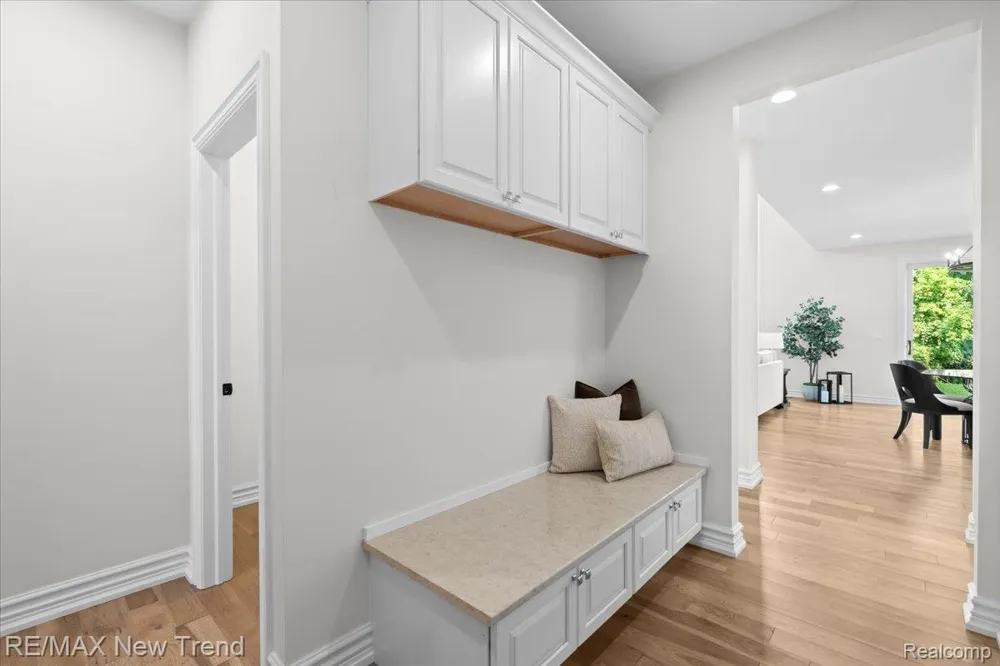 28834 Wintergreen Farmington Hills City, MI 48331
