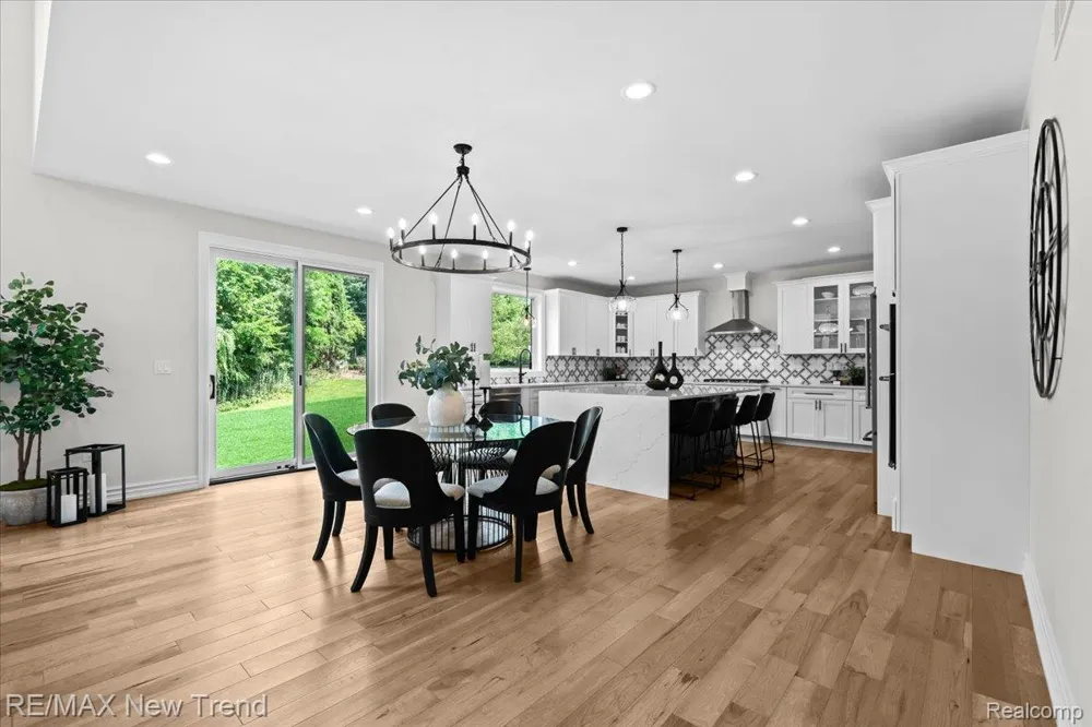 28834 Wintergreen Farmington Hills City, MI 48331
