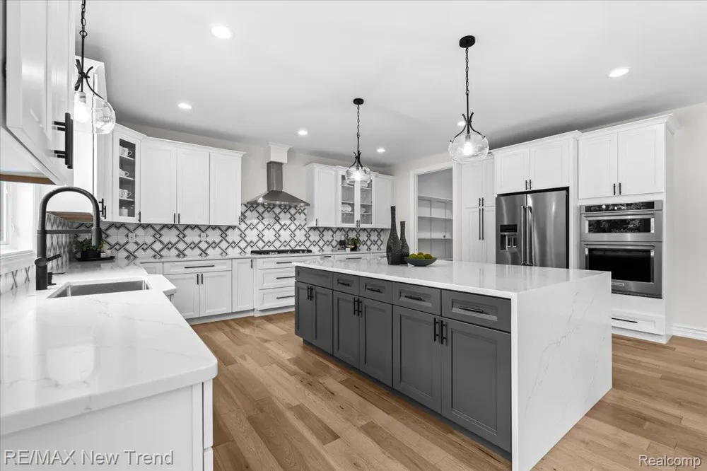 28834 Wintergreen Farmington Hills City, MI 48331