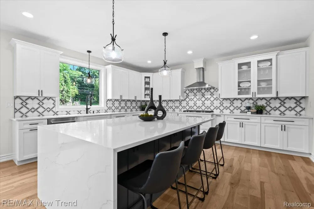 28834 Wintergreen Farmington Hills City, MI 48331