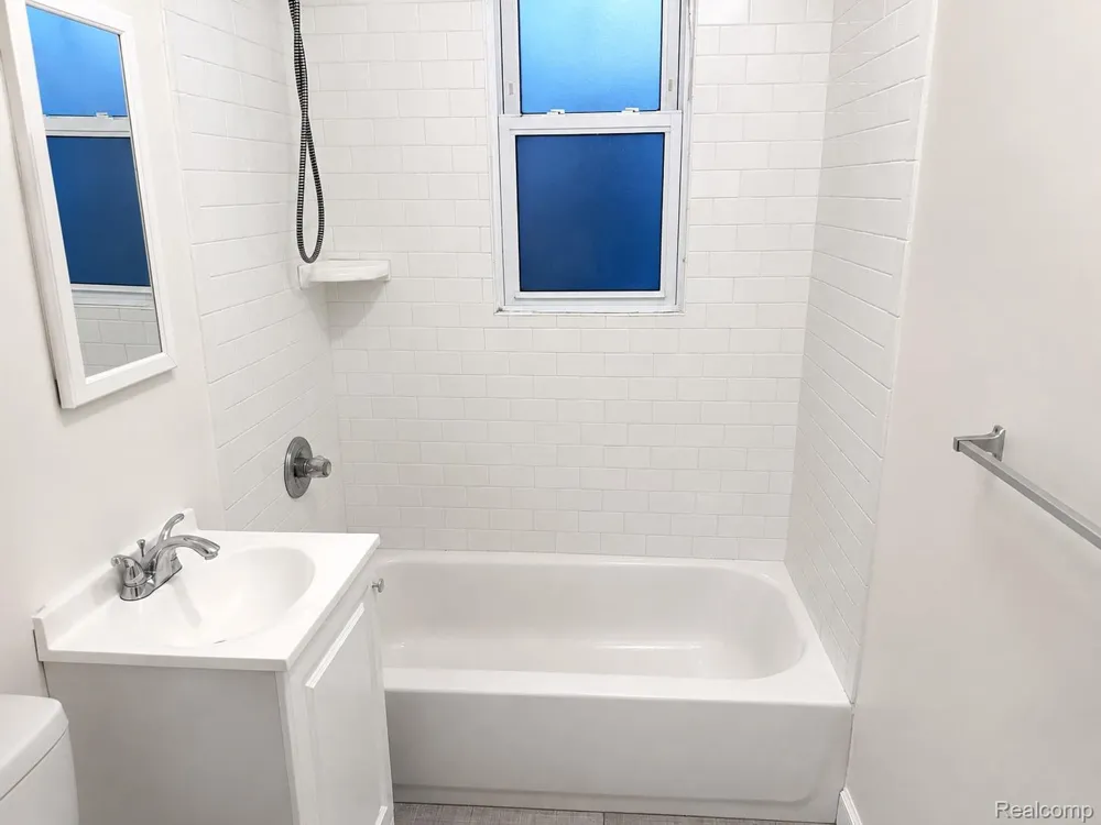 7629 W Vernor #Apt 1 Detroit City, MI 48209