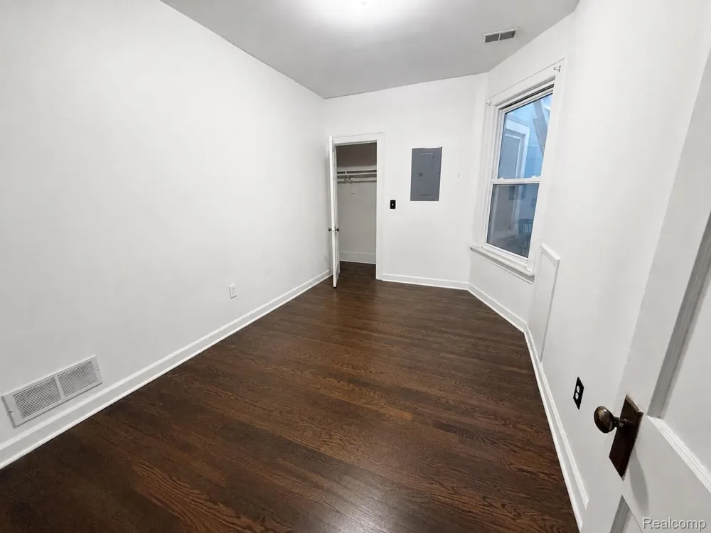 7629 W Vernor #Apt 1 Detroit City, MI 48209