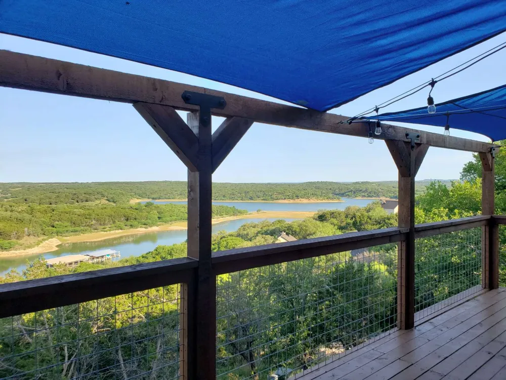 1039 Coventry Road Spicewood, TX 78669