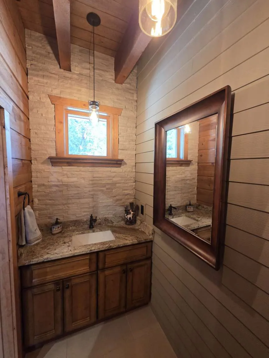 1039 Coventry Road Spicewood, TX 78669