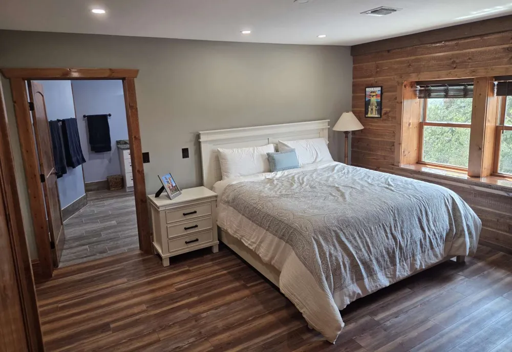 1039 Coventry Road Spicewood, TX 78669