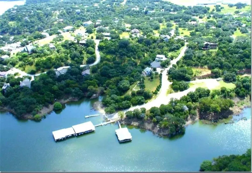 1039 Coventry Road Spicewood, TX 78669