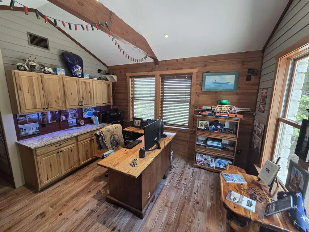 1039 Coventry Road Spicewood, TX 78669