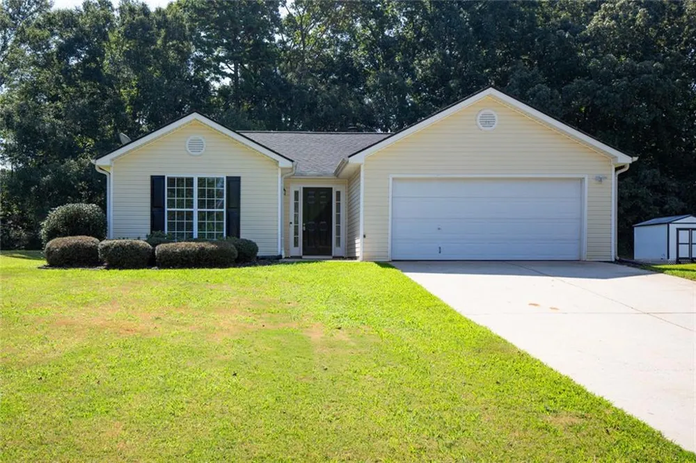 1587 Brush Creek Dr Winder, GA 30680