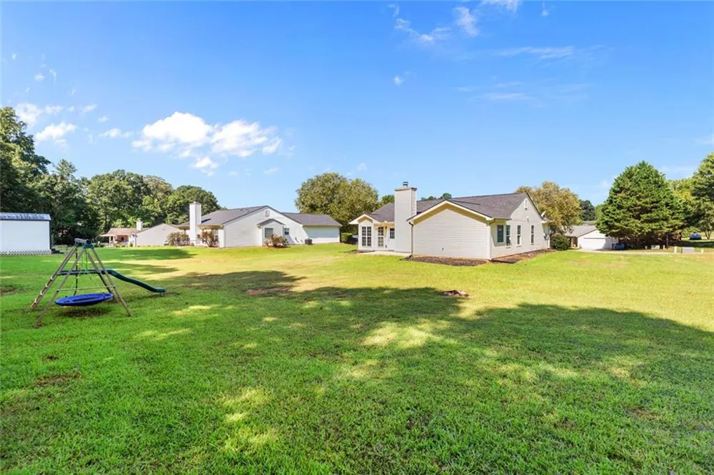 1587 Brush Creek Dr Winder, GA 30680