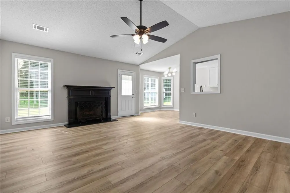 1587 Brush Creek Dr Winder, GA 30680