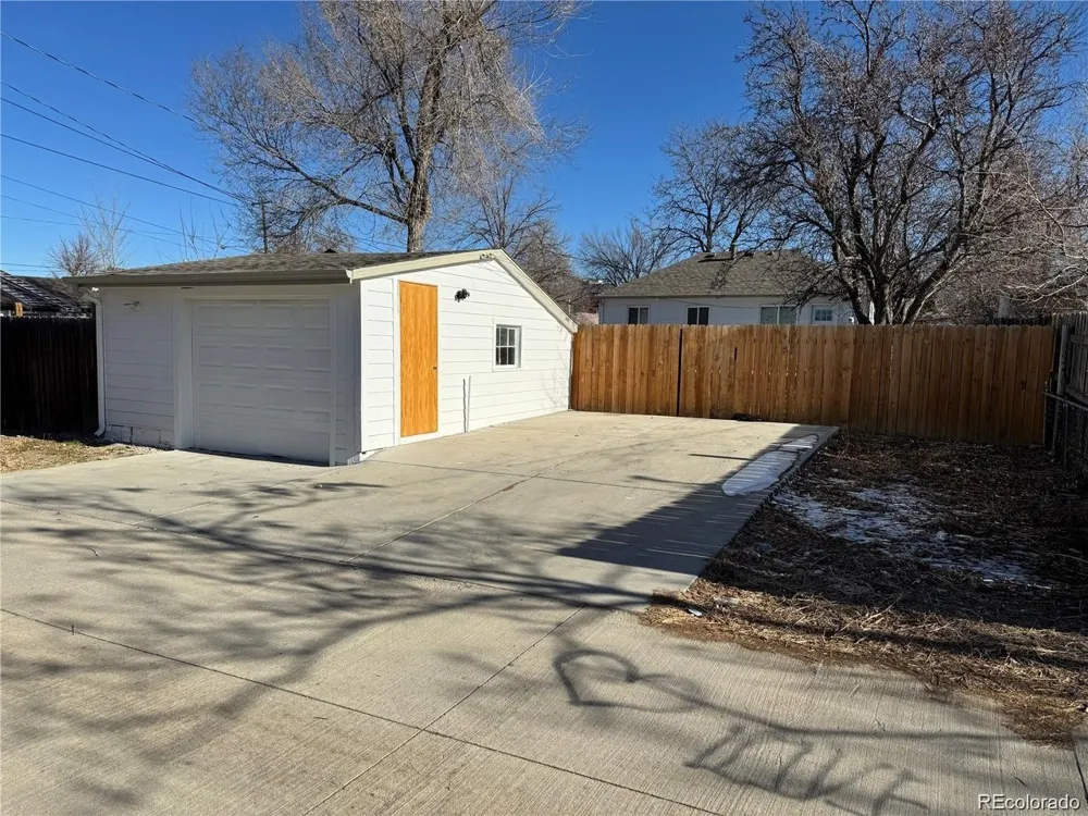 1671 Oswego Street Aurora, CO 80010