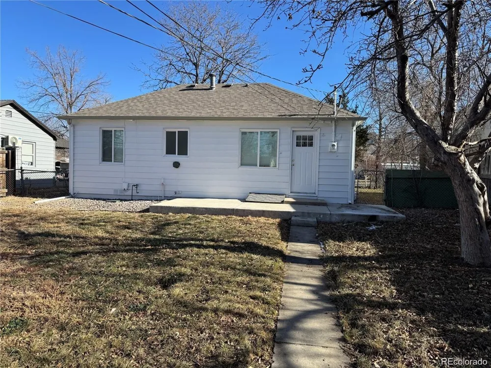 1671 Oswego Street Aurora, CO 80010
