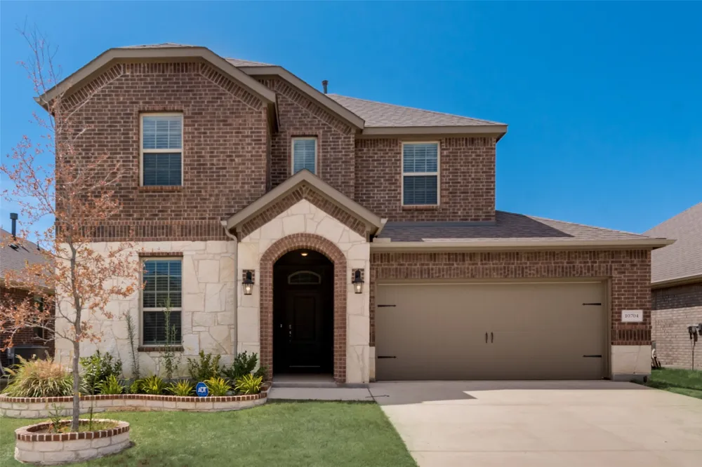 10704 Strike Street Aubrey, TX 76227