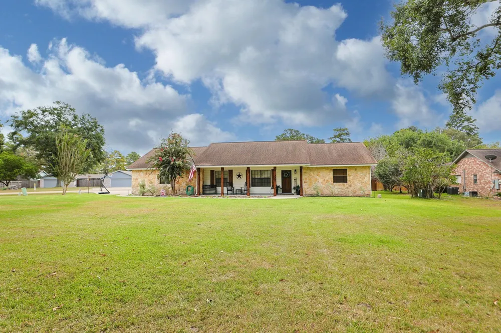 1207 Gail Drive Pinehurst, TX 77362