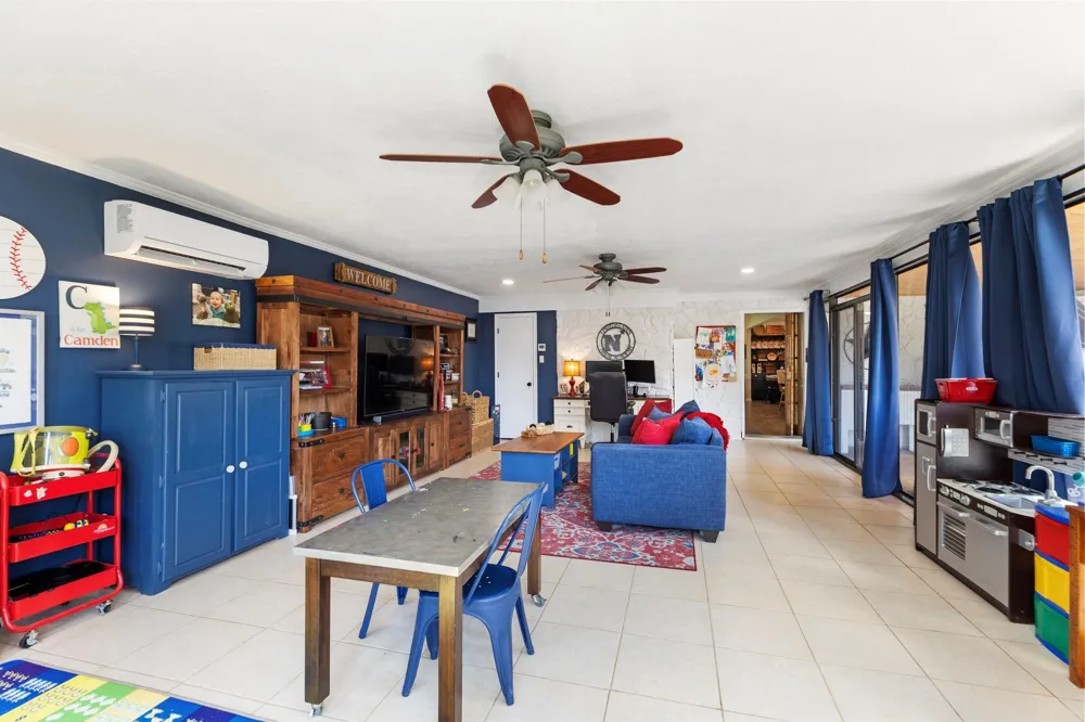 1207 Gail Drive Pinehurst, TX 77362