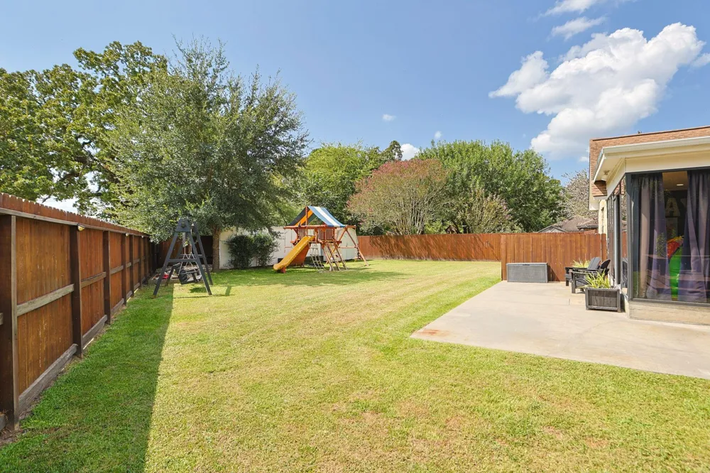 1207 Gail Drive Pinehurst, TX 77362