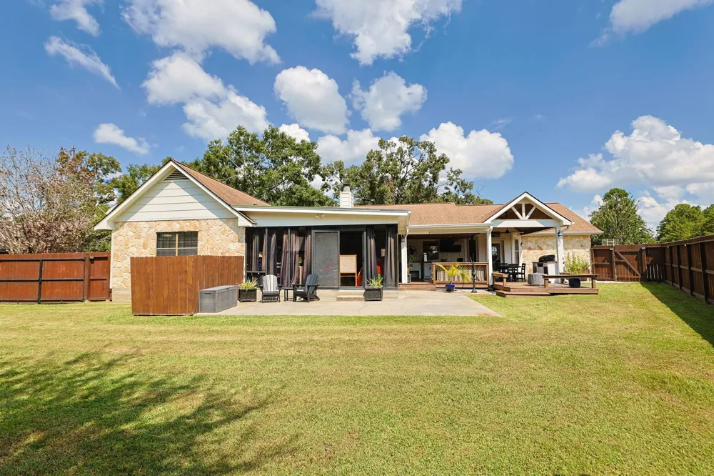 1207 Gail Drive Pinehurst, TX 77362