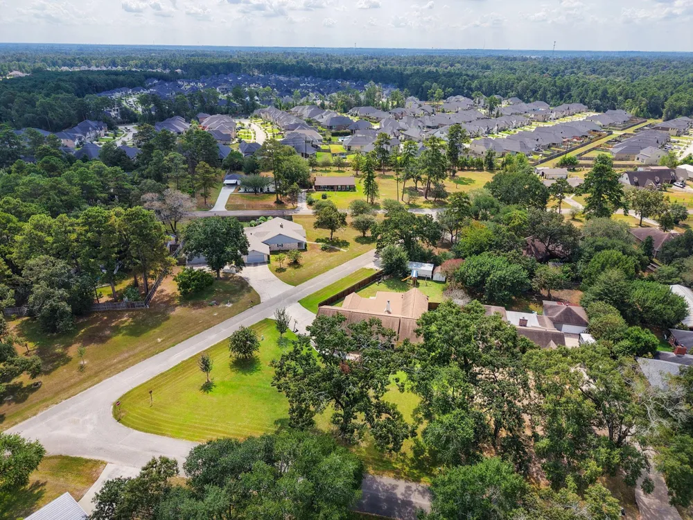 1207 Gail Drive Pinehurst, TX 77362