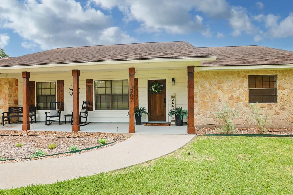 1207 Gail Drive Pinehurst, TX 77362