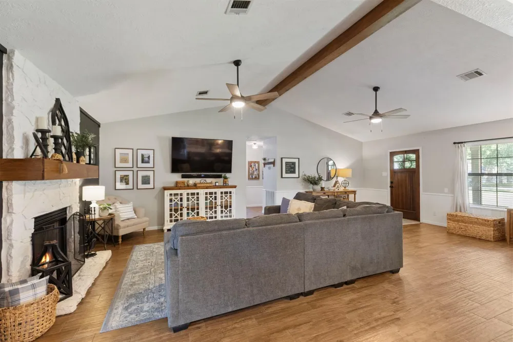 1207 Gail Drive Pinehurst, TX 77362