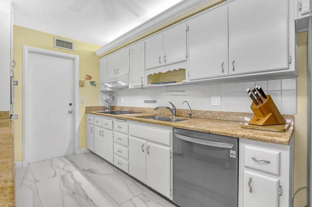 306 CASCADE LANE Palm Beach Shores, FL 33404