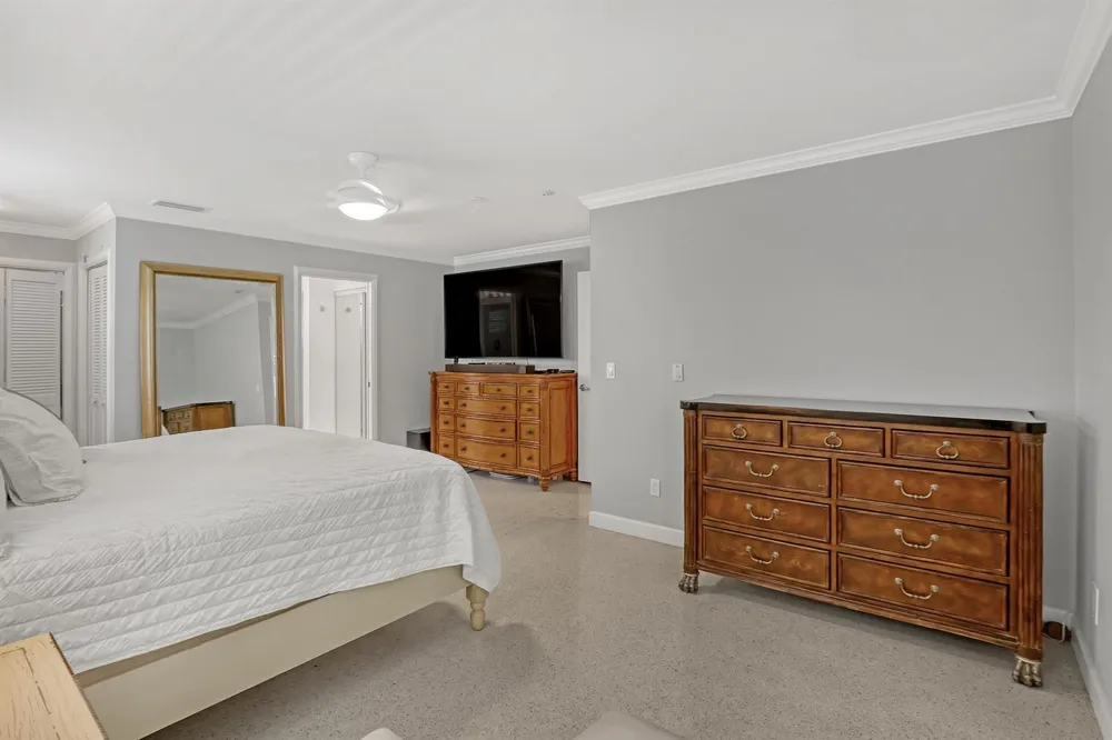 306 CASCADE LANE Palm Beach Shores, FL 33404