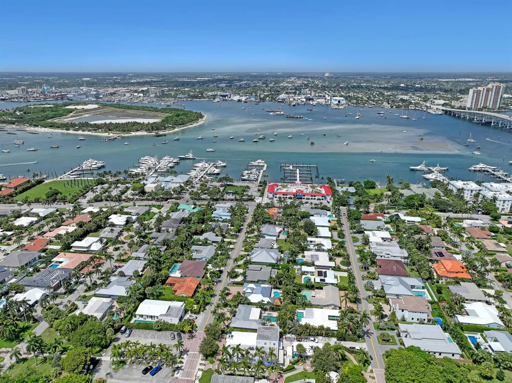 306 CASCADE LANE Palm Beach Shores, FL 33404