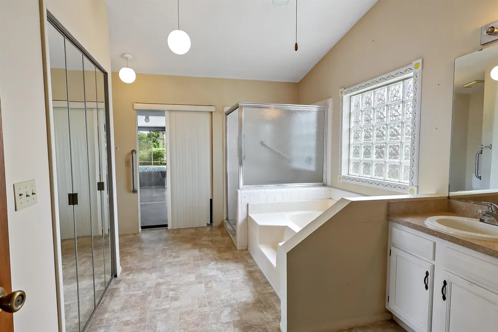 878 SW McComb Avenue Port St. Lucie, FL 34953