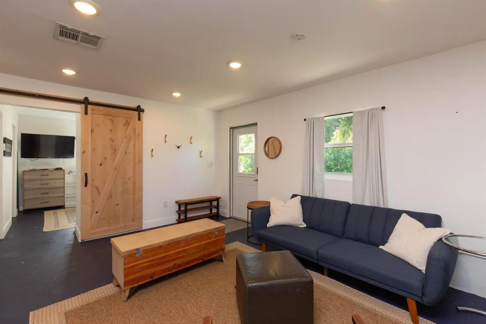 851 HYDE PARK ROAD 