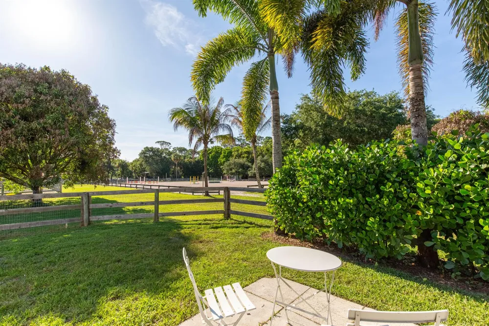 851 HYDE PARK ROAD 