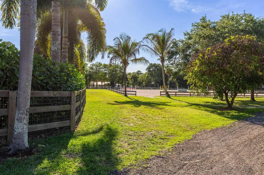 851 HYDE PARK ROAD 