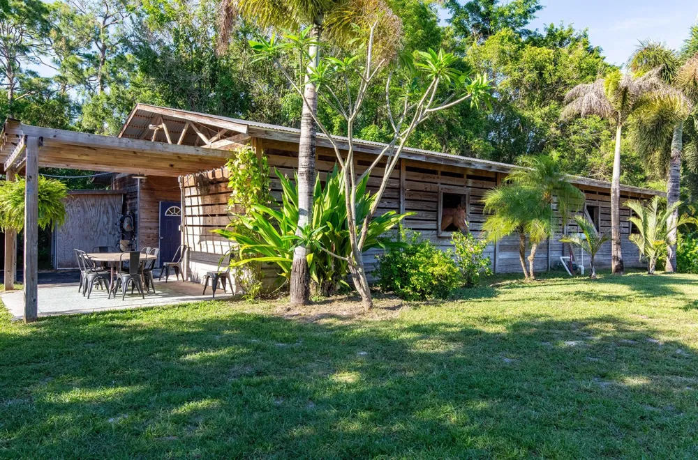 851 HYDE PARK ROAD 