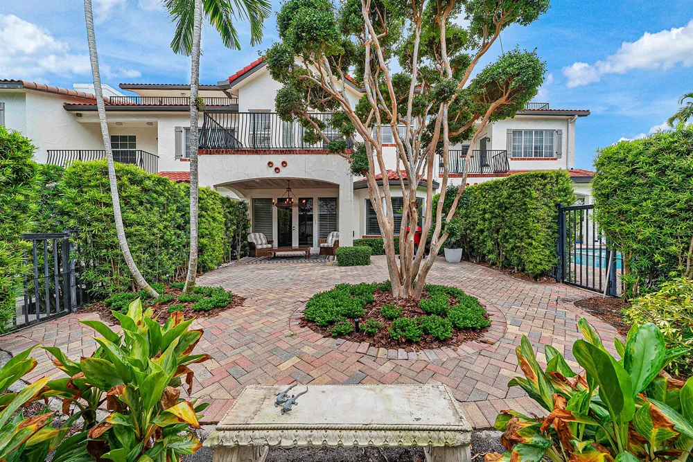 828 ESTUARY WAY Delray Beach, FL 33483