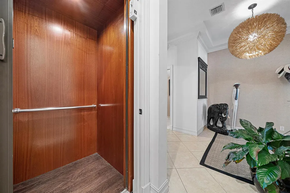 828 ESTUARY WAY Delray Beach, FL 33483