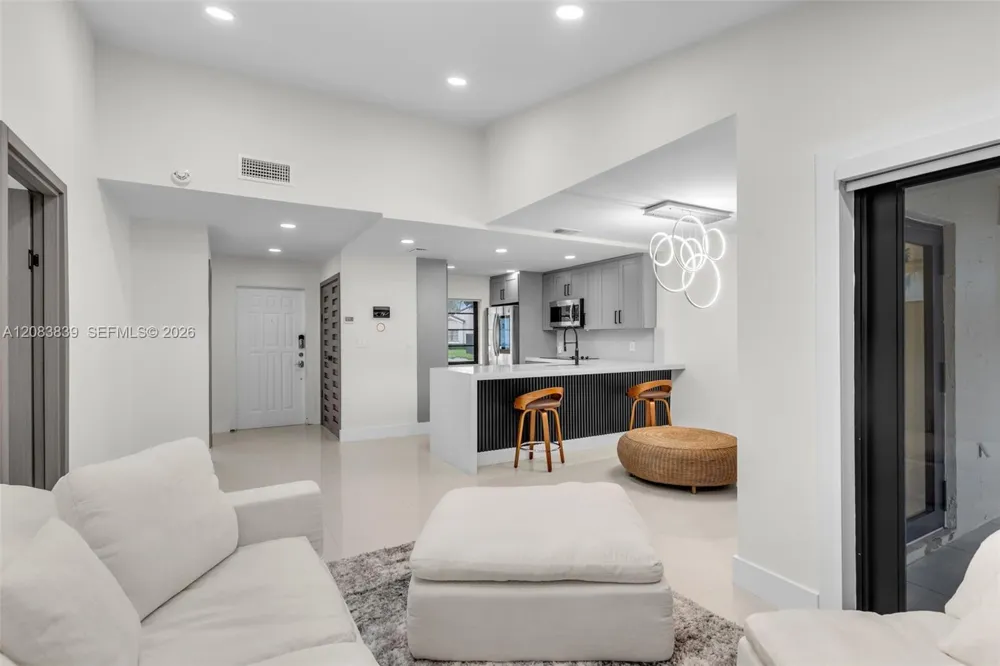 6552 NW 172nd Ln Hialeah, FL 33015