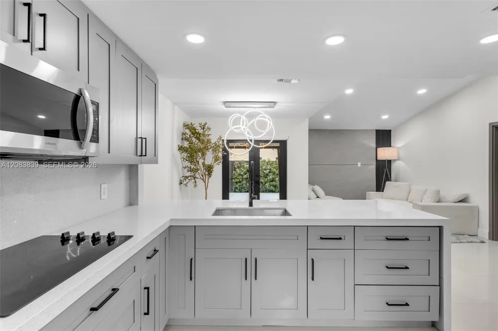 6552 NW 172nd Ln Hialeah, FL 33015
