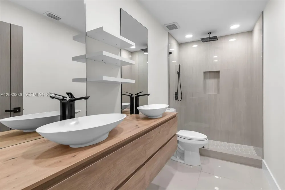 6552 NW 172nd Ln Hialeah, FL 33015