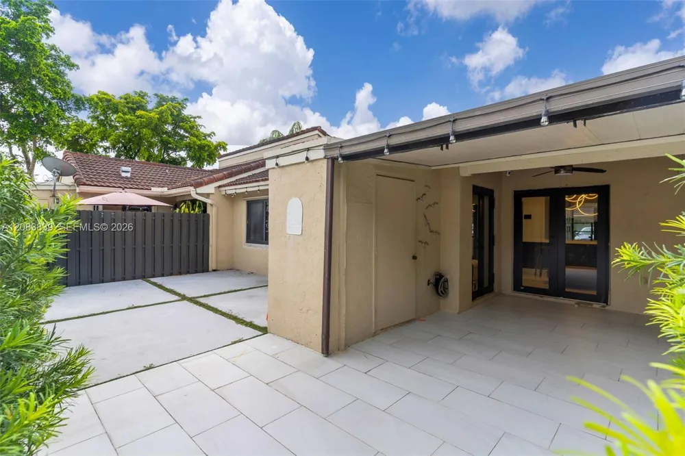 6552 NW 172nd Ln Hialeah, FL 33015