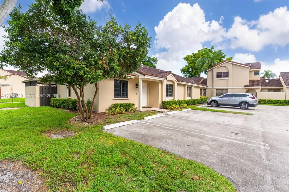 6552 NW 172nd Ln Hialeah, FL 33015